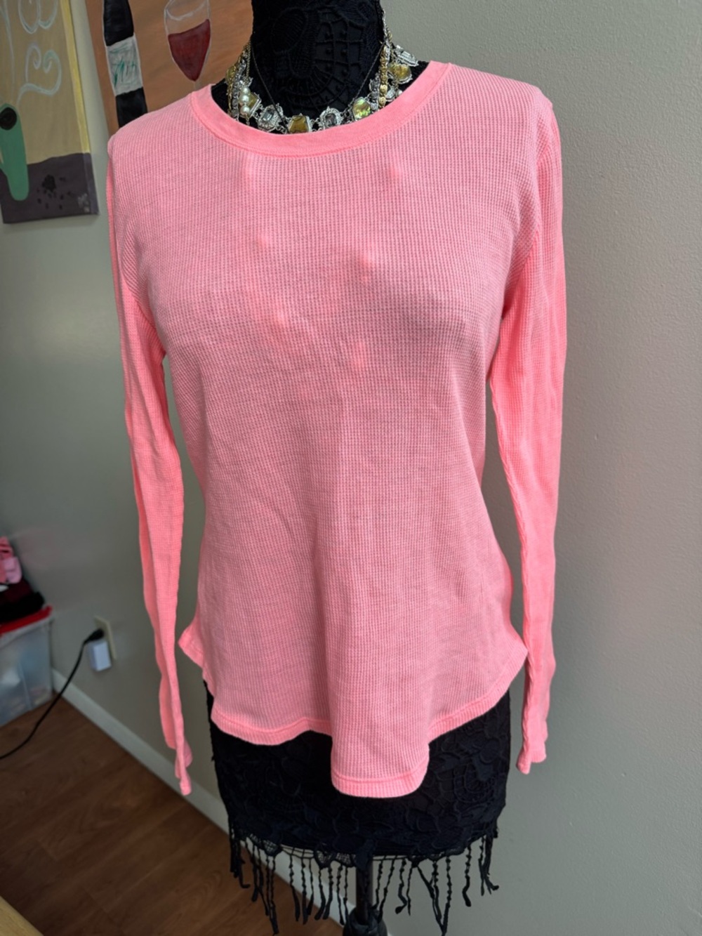So neon woman’s Pink Long-Sleeve Thermal Top